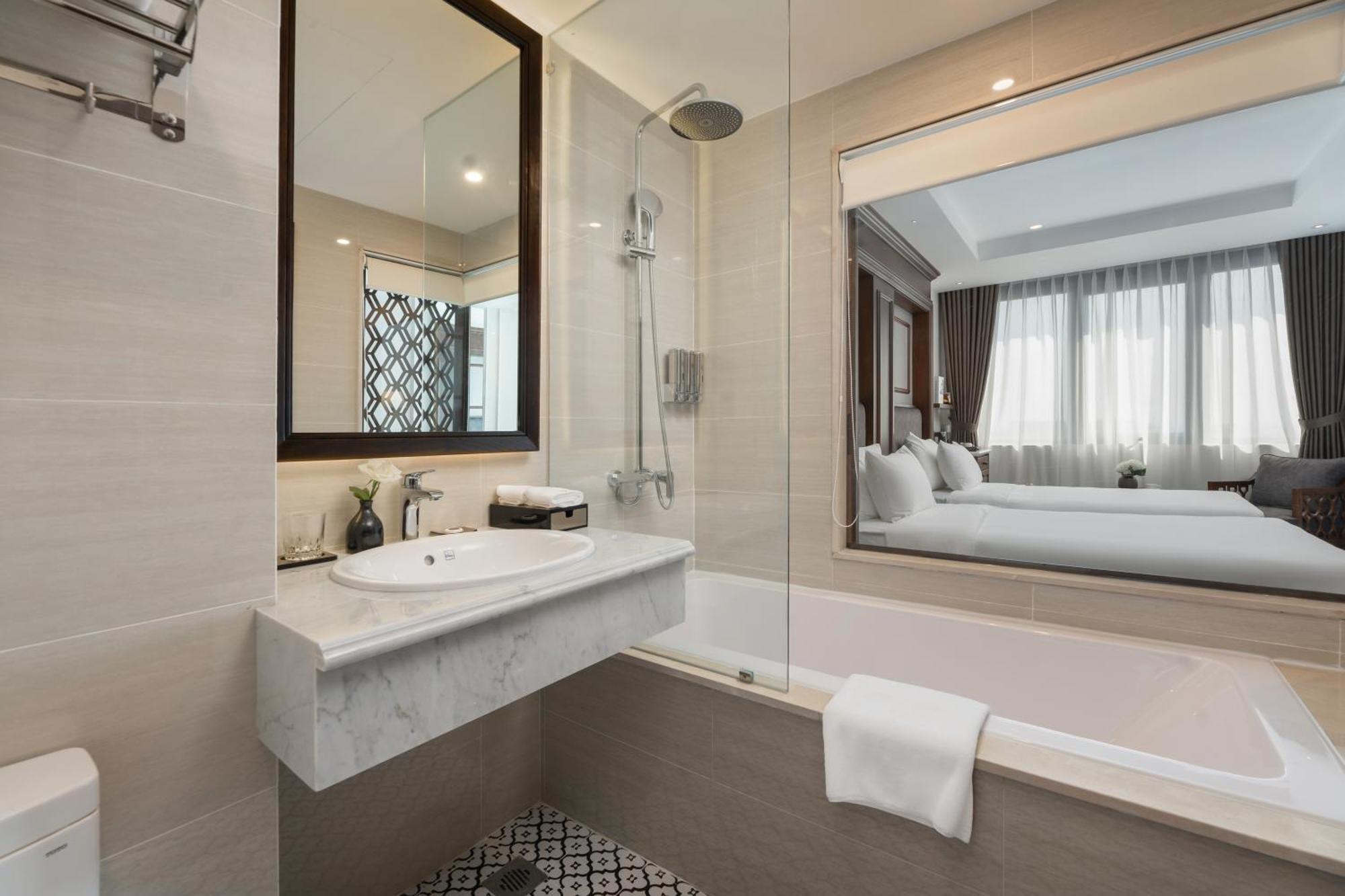 The Q Boutique Hotel Hanoi Buitenkant foto